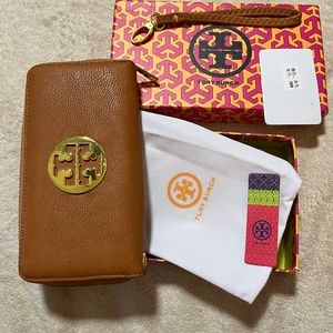 Wallet  Tory Burch